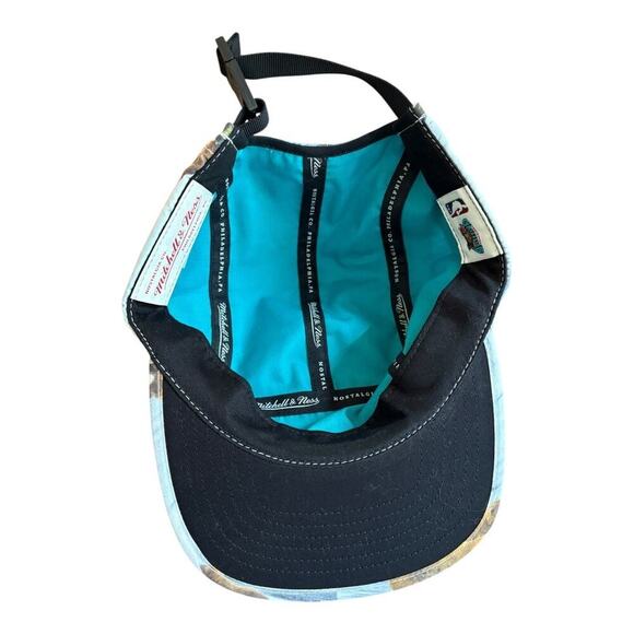 Mitchell & Ness Vancouver Grizzlies 5-Panel Strapback Hat Bear Waterfall Print - Picture 3 of 7